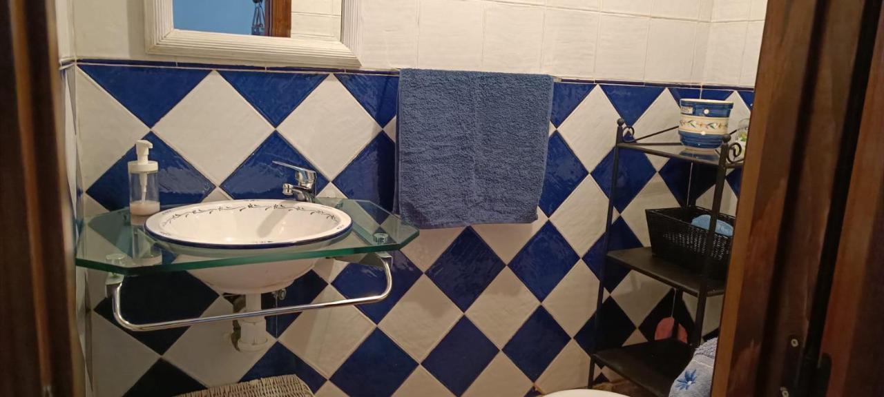 Вилла Acogedora Casa De Pueblo Con Piscina Фуэнтеэридос Экстерьер фото